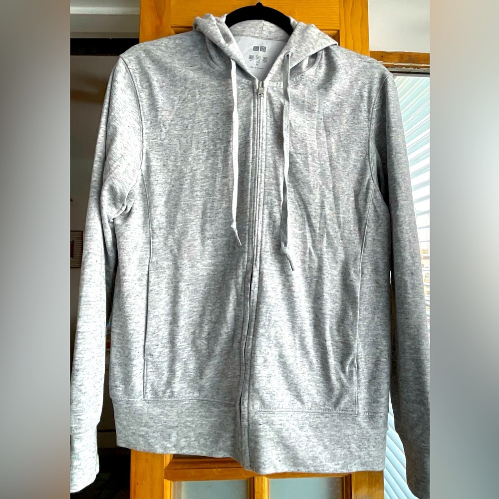 Uniqlo zip front airism sweatshirt front NWOT